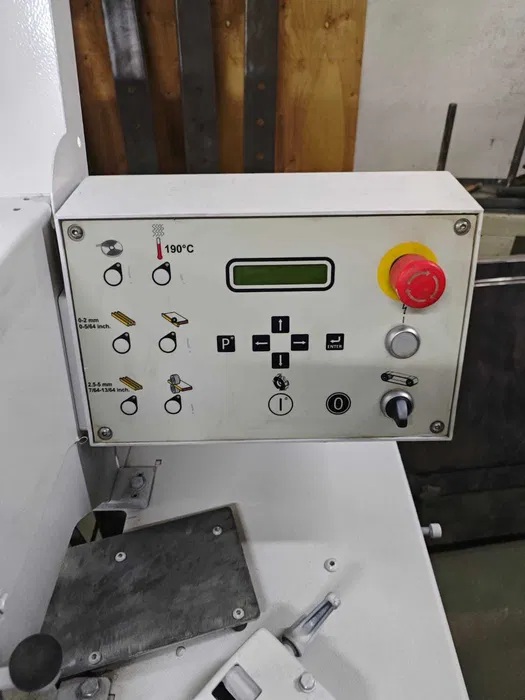 Станок кромкооблицовочный Minimax SCM