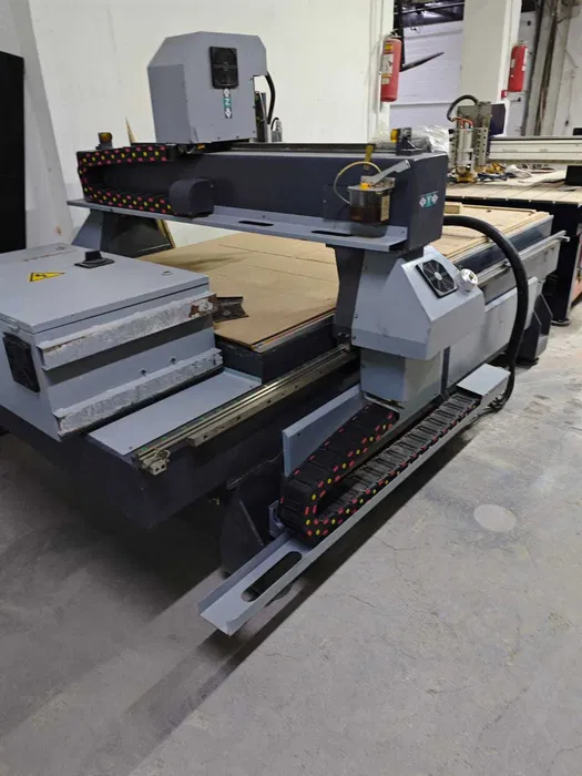 Станок фрезерно-гравировальный ЧПУ 1325