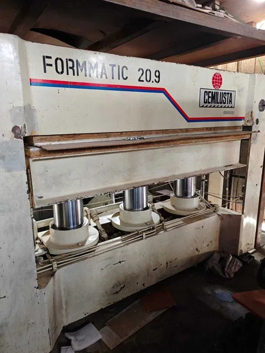 Пресс мебельный горячего прессования. 2000х900