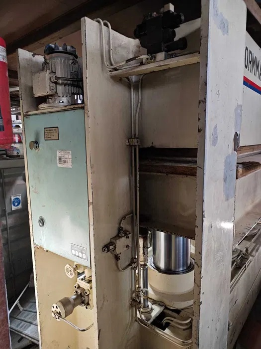 Пресс мебельный горячего прессования. 2000х900