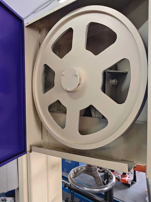 Станок вертикальный ленточнопильный Huaxing MJ345A