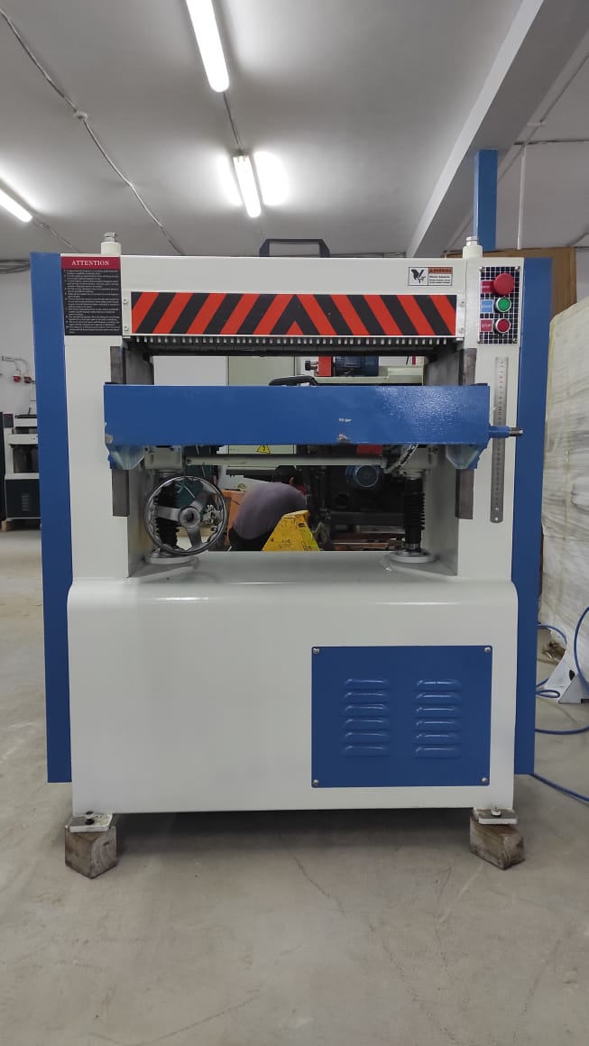 Cтанок рейсмусовый строгальный MB106 (Helical)