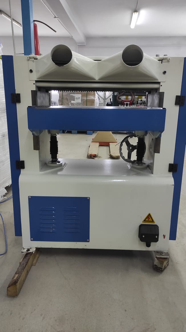 Cтанок рейсмусовый строгальный MB106 (Helical)