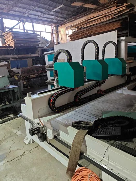 Станок фрезерно-гравировальный ЧПУ 2130 3 шпинделя