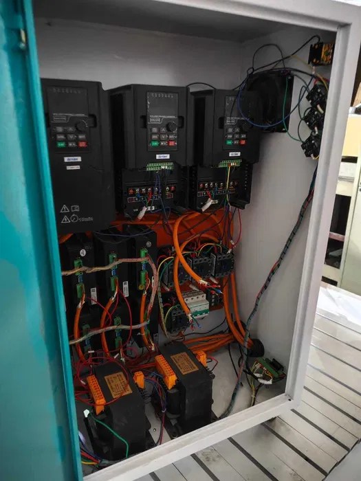 Станок фрезерно-гравировальный ЧПУ 2130 3 шпинделя