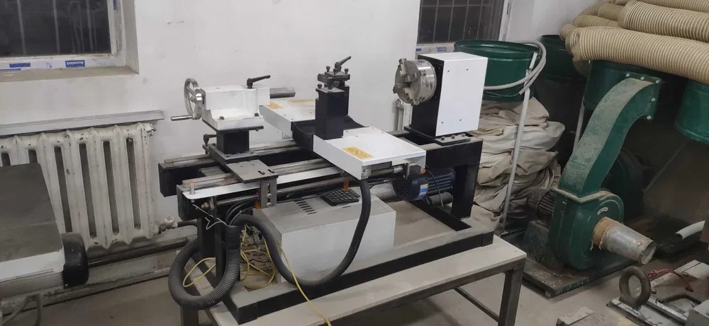 Токарный станок по дереву с ЧПУ