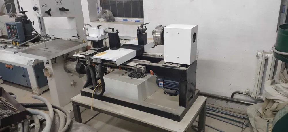 Токарный станок по дереву с ЧПУ