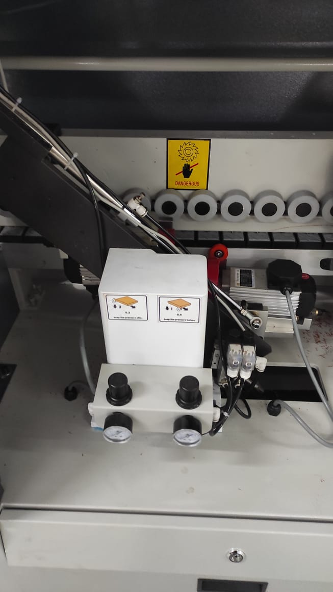 Станок кромкооблицовочный 5-операционный MD515-5D