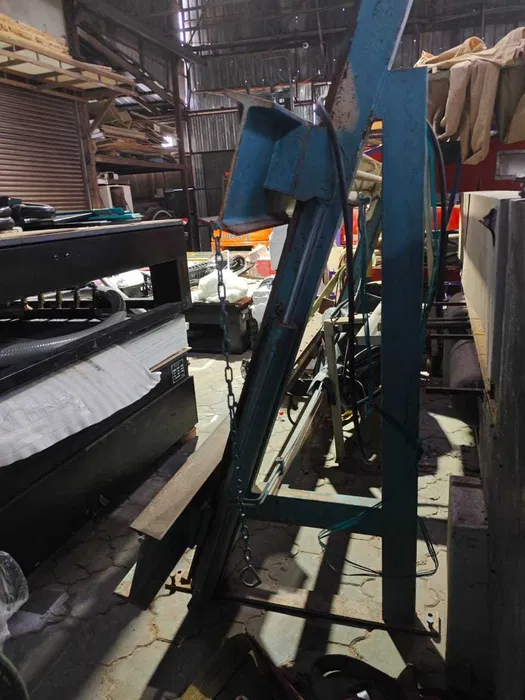 Пресс-вайма гидравлическая для сборки щитов и дверей (Италия)