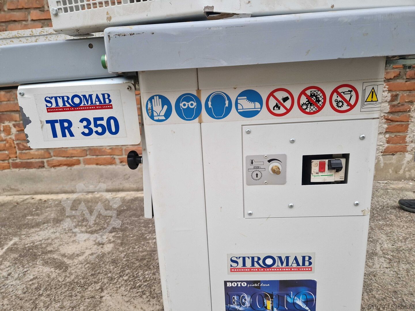 Торцовочный круглопильный станок Stromab TR350