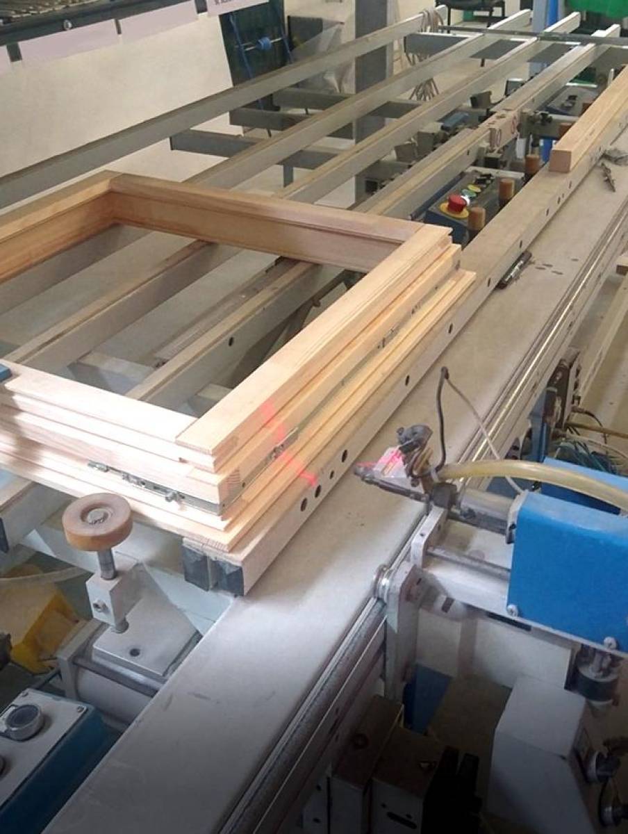 Центр для установки фурнитуры OMGA BA 825