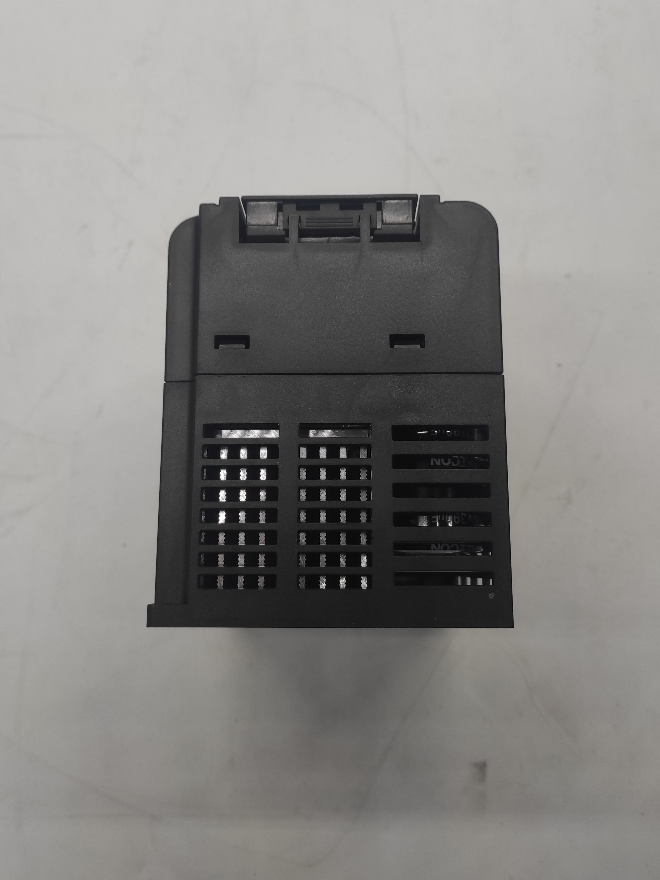 Инвертор Mokweir MK100-2S3.5. Частотный преобразователь (VFD)