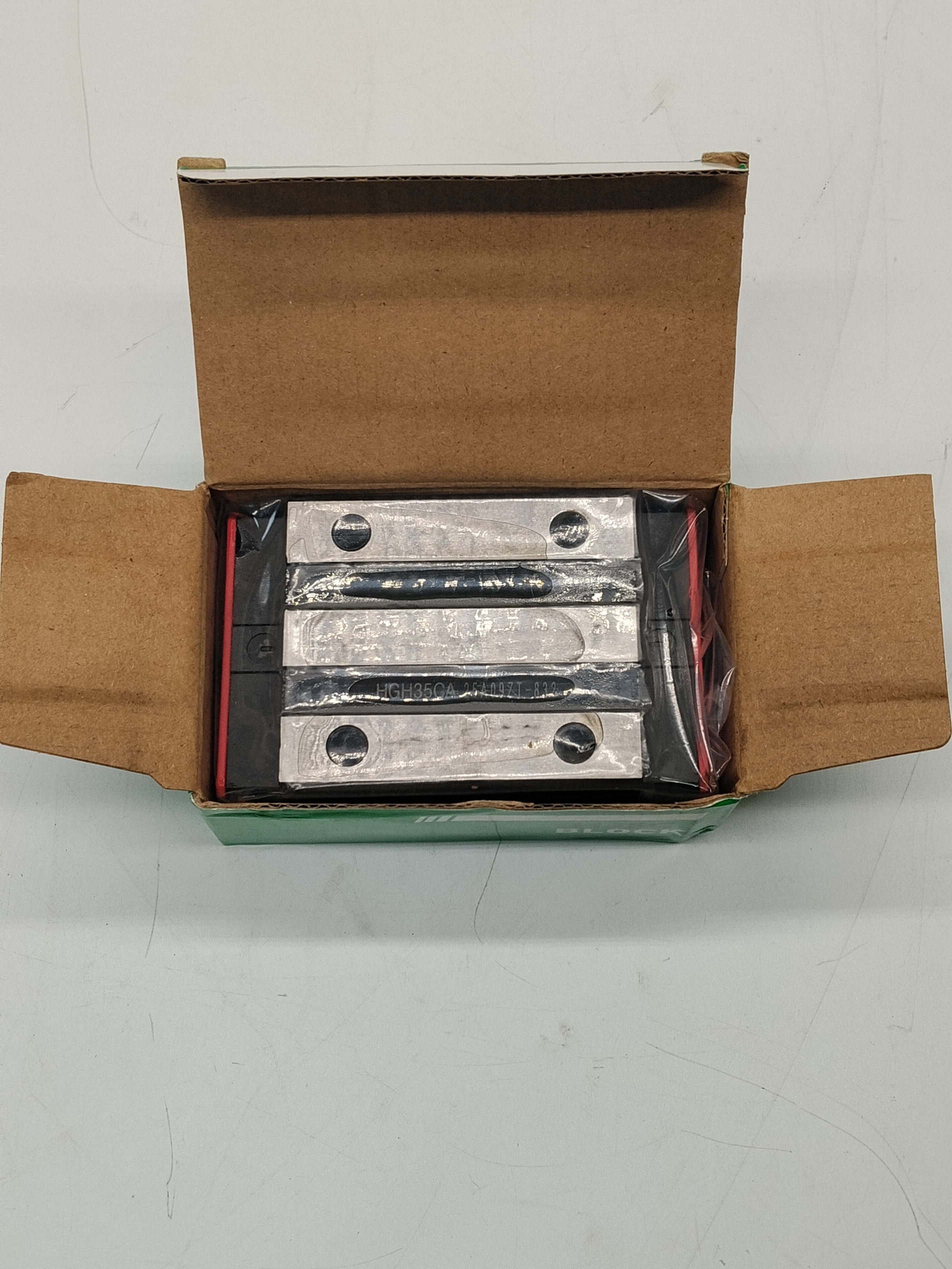 Подшипник линейный H35C HGH35CA