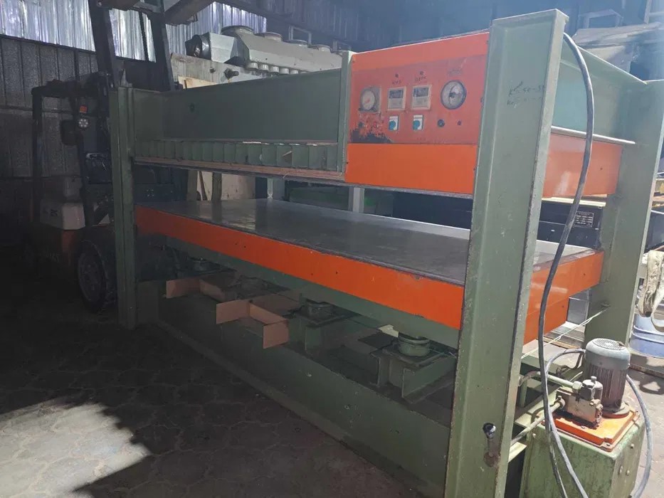 Пресс мебельный горячего прессования 1300х3000 (Турция)