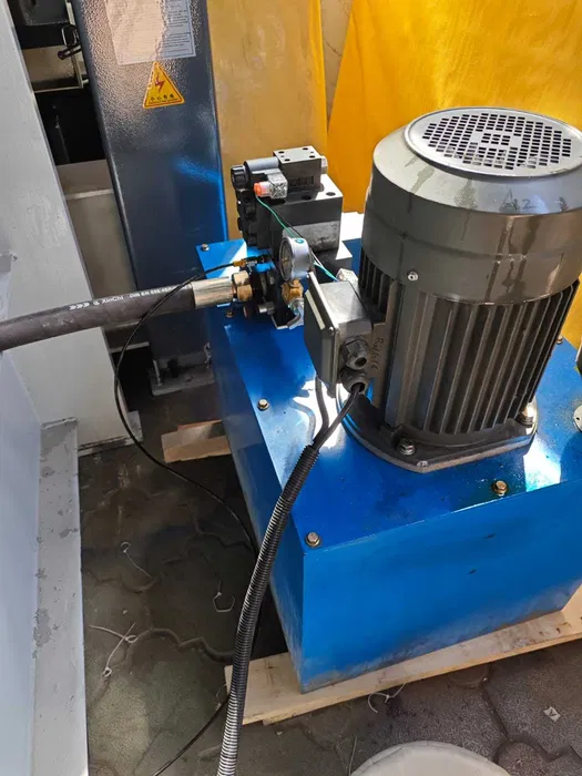 Пресс мебельный горячего прессования 1300х3000