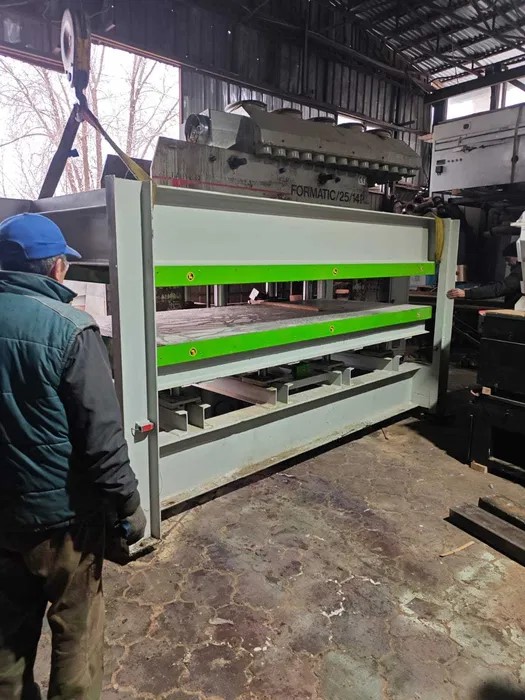 Пресс мебельный горячего прессования 1300х3000 (Турция)